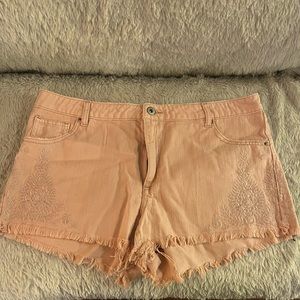 H&M NWT Pink on Pink embroidered denim shorts